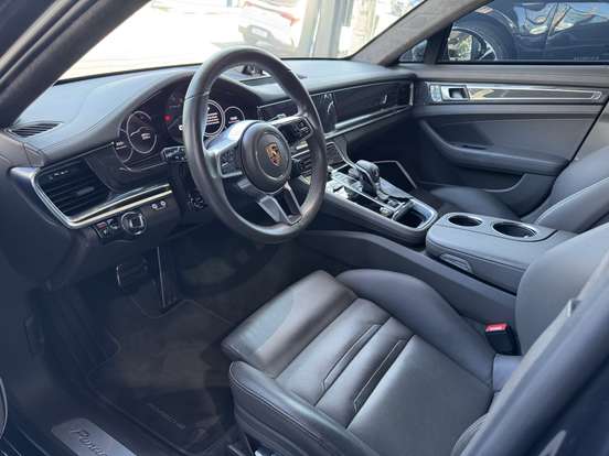 PORSCHE-PANAMERA-2017