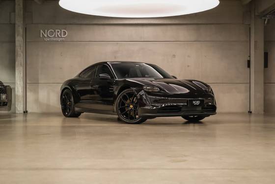 PORSCHE TAYCAN ELÉTRICO