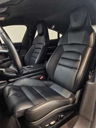 PORSCHE-TAYCAN-2021