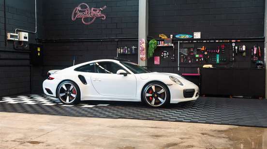 PORSCHE-911-2017