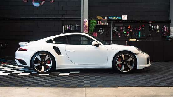 PORSCHE-911-2017