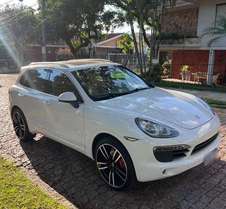 PORSCHE-CAYENNE-2012