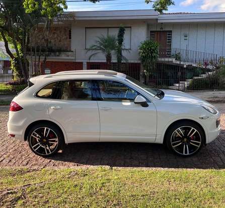 PORSCHE-CAYENNE-2012