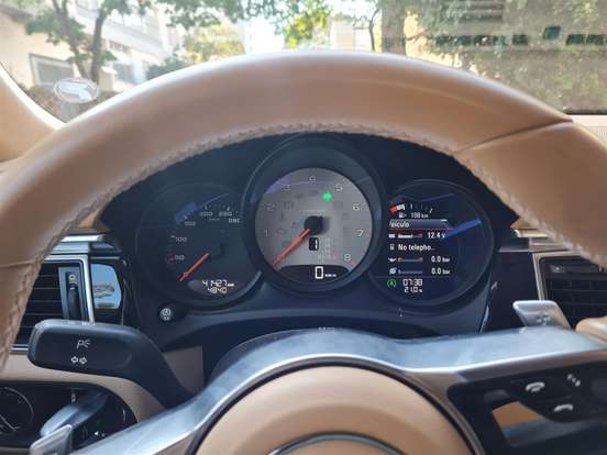 PORSCHE-MACAN-2014