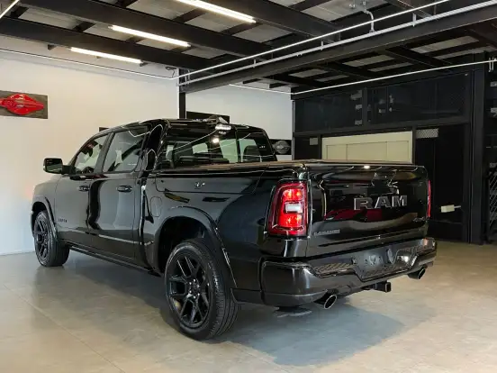 RAM-1500-3.0 HURRICANE 6 BITURBO GASOLINA LARAMIE NIGHT EDITION CD 4X4 AUTOMÁTICO RAM-1500-2026
