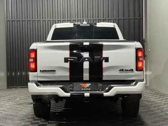 RAM-1500-3.0 HURRICANE 6 BITURBO GASOLINA LARAMIE NIGHT EDITION CD 4X4 AUTOMÁTICO RAM-1500-2025