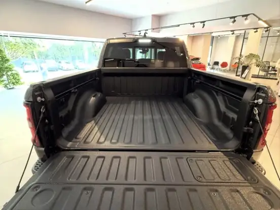 RAM-1500-3.0 HURRICANE 6 BITURBO GASOLINA LARAMIE NIGHT EDITION CD 4X4 AUTOMÁTICO RAM-1500-2026