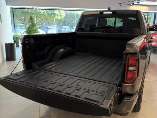 RAM-1500-3.0 HURRICANE 6 BITURBO GASOLINA LARAMIE NIGHT EDITION CD 4X4 AUTOMÁTICO RAM-1500-2026