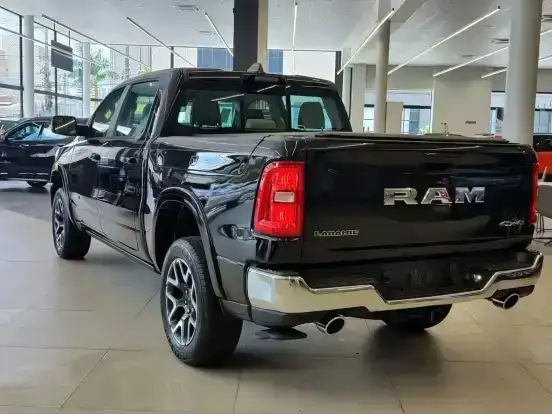 RAM-1500-3.0 HURRICANE 6 BITURBO GASOLINA RHO CD 4X4 AUTOMÁTICO RAM-1500-2026
