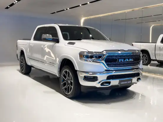 RAM-1500-5.7 V8 GASOLINA LIMITED CD 4X4 AUTOMÁTICO RAM-1500-2023