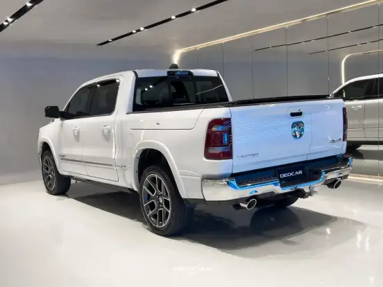 RAM-1500-5.7 V8 GASOLINA LIMITED CD 4X4 AUTOMÁTICO RAM-1500-2023