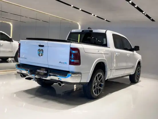 RAM-1500-5.7 V8 GASOLINA LIMITED CD 4X4 AUTOMÁTICO RAM-1500-2023