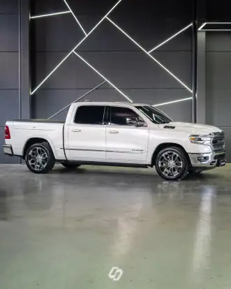 RAM-1500-5.7 V8 GASOLINA LIMITED CD 4X4 AUTOMÁTICO RAM-1500-2023