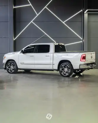 RAM-1500-5.7 V8 GASOLINA LIMITED CD 4X4 AUTOMÁTICO RAM-1500-2023