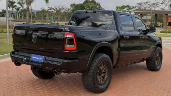 RAM-1500-5.7 V8 GASOLINA REBEL CD 4X4 AUTOMÁTICO RAM-1500-2022