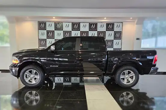 RAM-1500-5.7 V8 GASOLINA REBEL CD 4X4 AUTOMÁTICO RAM-1500-2022