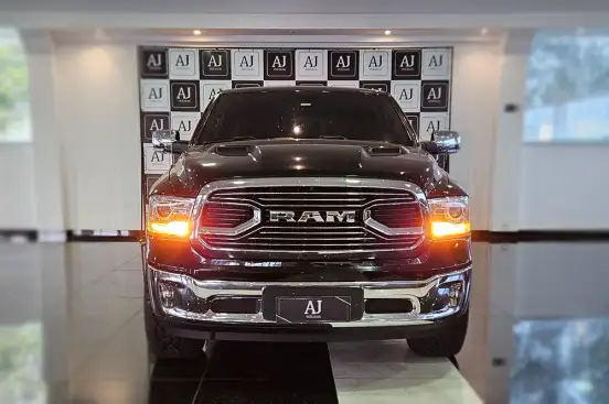 RAM-1500-5.7 V8 GASOLINA REBEL CD 4X4 AUTOMÁTICO RAM-1500-2022