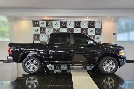 RAM-1500-5.7 V8 GASOLINA REBEL CD 4X4 AUTOMÁTICO RAM-1500-2022