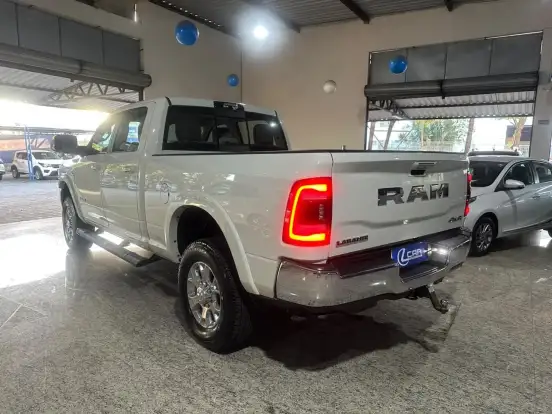 RAM-3500-6.7 I6 TURBO DIESEL LARAMIE CD 4X4 AUTOMÁTICO RAM-3500-2022