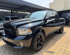 RAM CLASSIC 5.7 V8 GASOLINA LARAMIE CD 4X4 AUTOMÁTICO RAM CLASSIC 5.7 V8 GASOLINA LARAMIE CD 4X4 AUTOMÁTICO