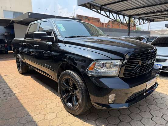 RAM-CLASSIC-5.7 V8 GASOLINA LARAMIE CD 4X4 AUTOMÁTICO RAM-CLASSIC-2023