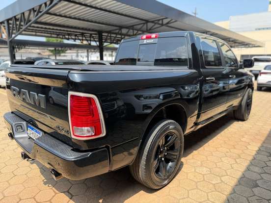 RAM-CLASSIC-5.7 V8 GASOLINA LARAMIE CD 4X4 AUTOMÁTICO RAM-CLASSIC-2023
