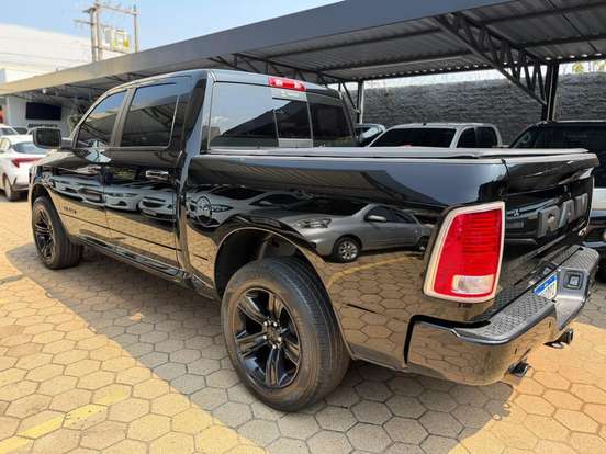 RAM-CLASSIC-5.7 V8 GASOLINA LARAMIE CD 4X4 AUTOMÁTICO RAM-CLASSIC-2023