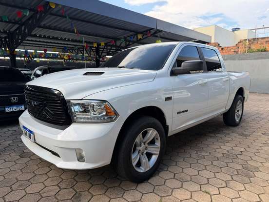 RAM-CLASSIC-5.7 V8 GASOLINA LARAMIE CD 4X4 AUTOMÁTICO RAM-CLASSIC-2022