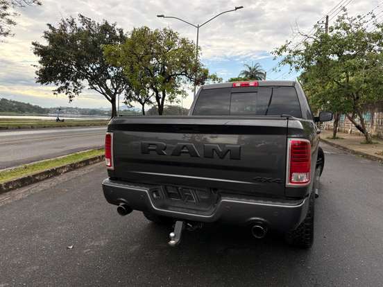 RAM-1500-5.7 V8 GASOLINA REBEL CD 4X4 AUTOMÁTICO RAM-1500-2022