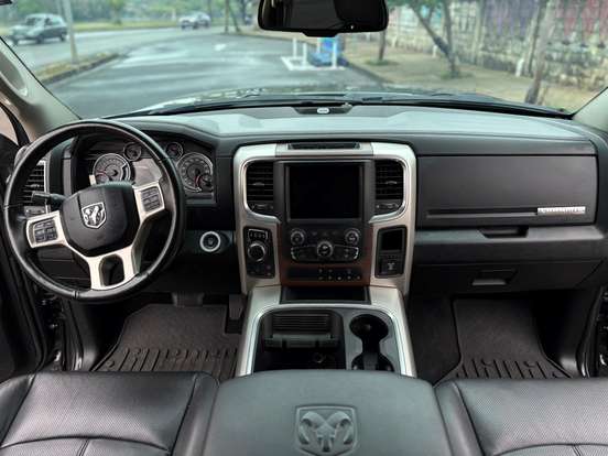 RAM-1500-5.7 V8 GASOLINA REBEL CD 4X4 AUTOMÁTICO RAM-1500-2022