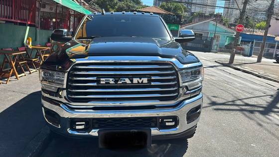 RAM 3500 6.7 I6 TURBO DIESEL LIMITED LONGHORN CD 4X4  AUTOMÁTICO
