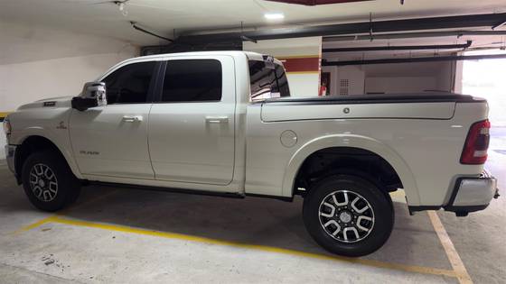 RAM 3500 6.7 I6 TURBO DIESEL LIMITED LONGHORN CD 4X4  AUTOMÁTICO