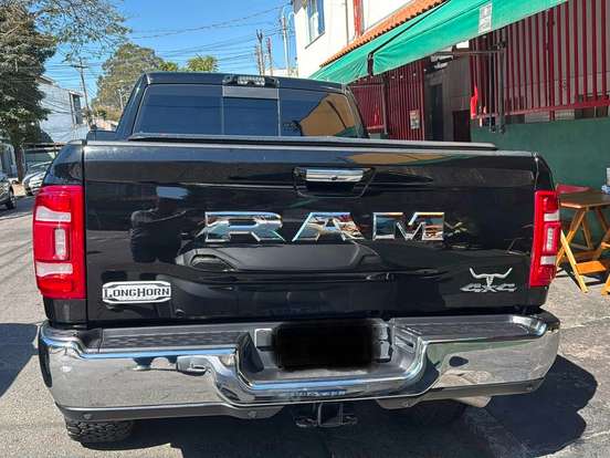 RAM-3500-6.7 I6 TURBO DIESEL LIMITED LONGHORN CD 4X4 AUTOMÁTICO RAM-3500-2022