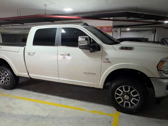 RAM-3500-6.7 I6 TURBO DIESEL LIMITED LONGHORN CD 4X4 AUTOMÁTICO RAM-3500-2023