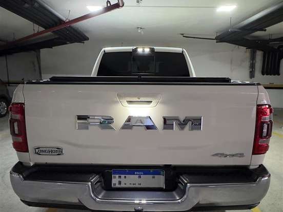RAM-3500-6.7 I6 TURBO DIESEL LIMITED LONGHORN CD 4X4 AUTOMÁTICO RAM-3500-2023