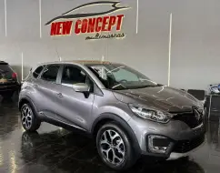 RENAULT CAPTUR 1.6 16V SCE FLEX BOSE X-TRONIC RENAULT CAPTUR 1.6 16V SCE FLEX BOSE X-TRONIC