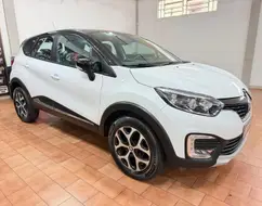 RENAULT CAPTUR 1.6 16V SCE FLEX BOSE X-TRONIC RENAULT CAPTUR 1.6 16V SCE FLEX BOSE X-TRONIC