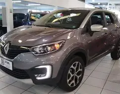 RENAULT CAPTUR 1.6 16V SCE FLEX BOSE X-TRONIC RENAULT CAPTUR 1.6 16V SCE FLEX BOSE X-TRONIC