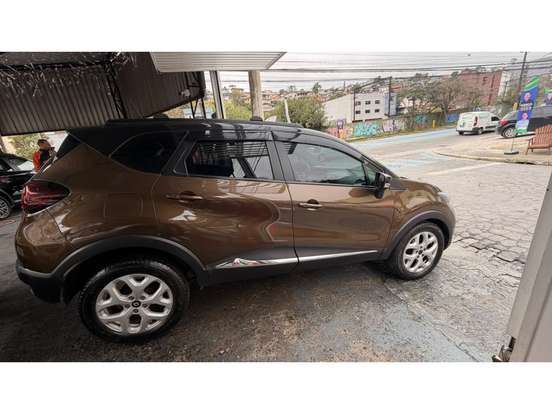 RENAULT-CAPTUR-2017
