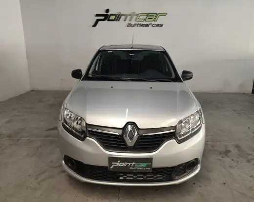 RENAULT-SANDERO-2015
