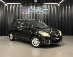 RENAULT SANDERO 1.6 PRIVILÉGE 16V FLEX 4P AUTOMÁTICO RENAULT SANDERO 1.6 PRIVILÉGE 16V FLEX 4P AUTOMÁTICO