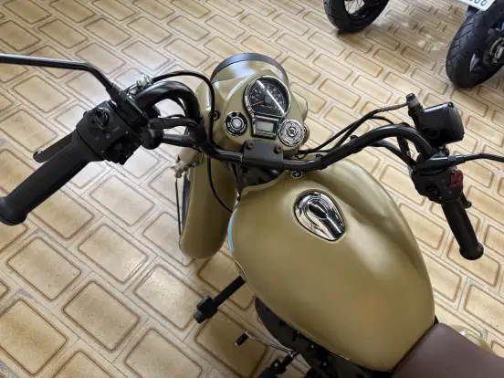 ROYAL ENFIELD-CLASSIC 350-2023
