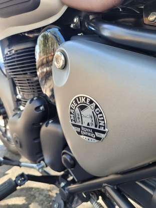 ROYAL ENFIELD-CLASSIC 350 DARK-2023