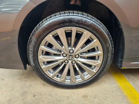 TOYOTA-COROLLA-2024