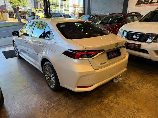 TOYOTA-COROLLA-2024