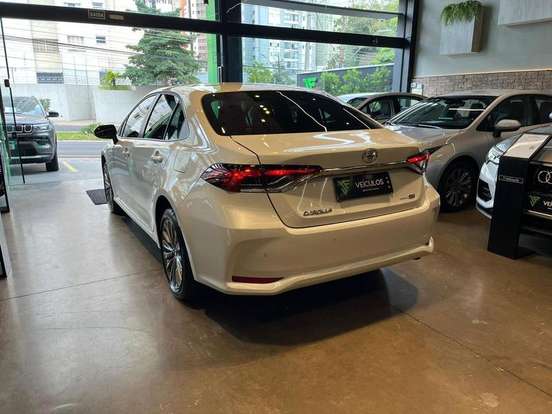TOYOTA-COROLLA-2024