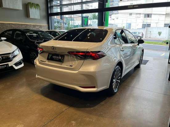 TOYOTA-COROLLA-2024