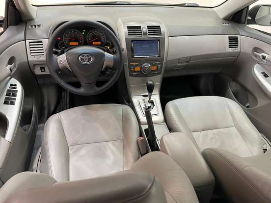 TOYOTA-COROLLA-2010