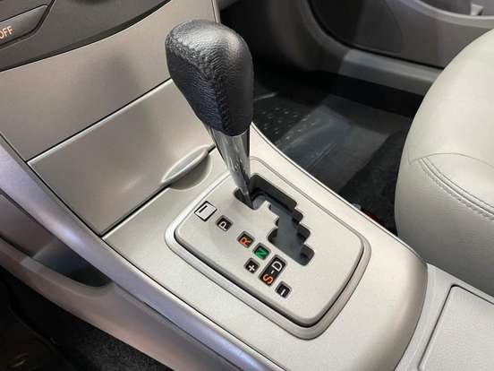 TOYOTA-COROLLA-2010