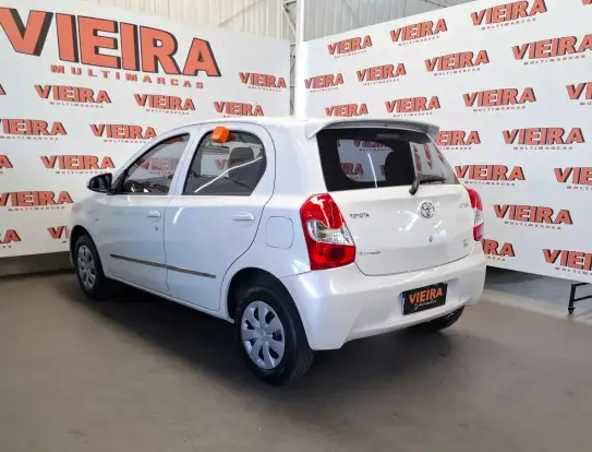 TOYOTA-ETIOS-1.3 X 16V FLEX 4P MANUAL TOYOTA-ETIOS-2014